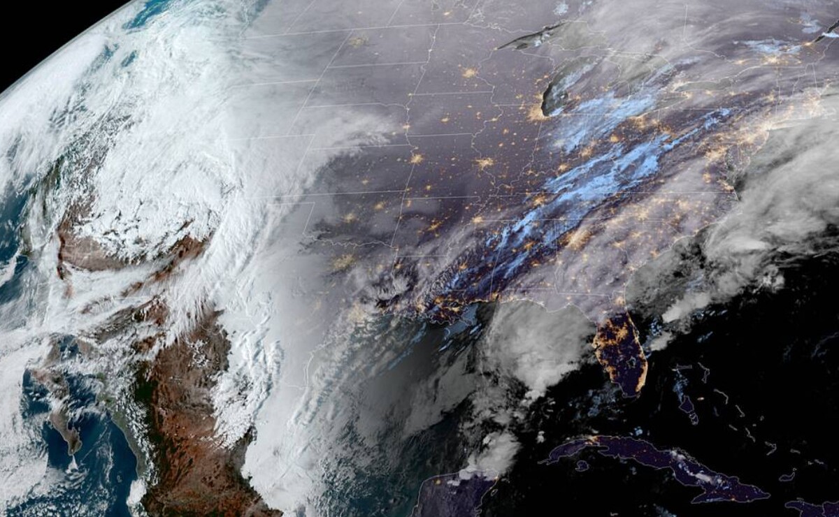Así se ve desde el espacio el avance del vórtice polar que afecta EUA y México