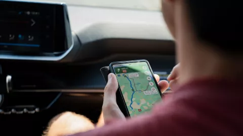 Las actualizaciones más recientes en Google Maps y Waze. ¡Son aptas para iOS y Android!