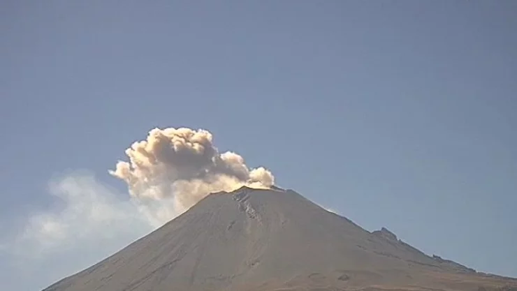 Emite Popocatépetl columna eruptiva con bajo contenido de ceniza