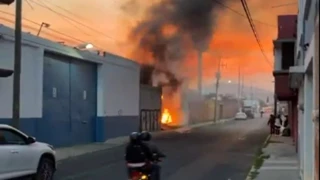 Incendio se registra en la 3 Poniente de San Pedro Cholula hoy 22 de noviembre de 2025