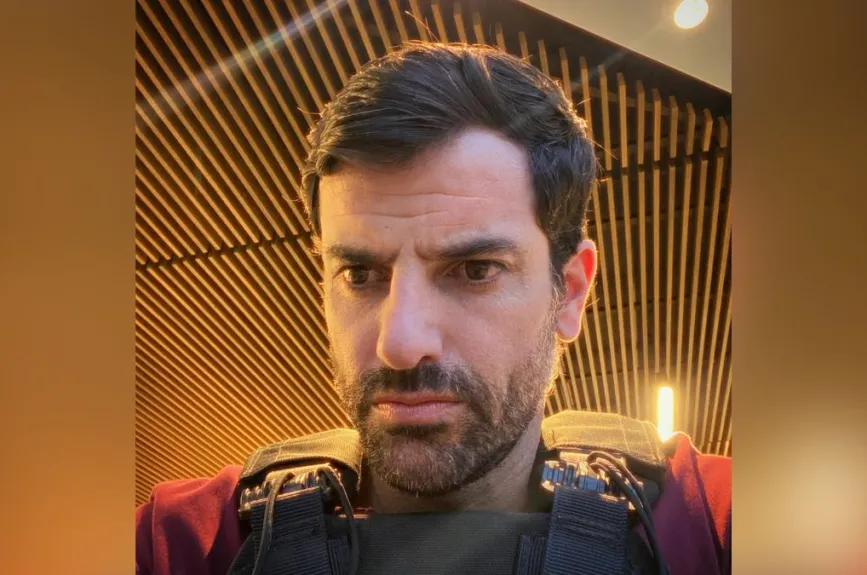 Claudio Lafarga interpreta al Inspector Bruno Barraza con una mezcla exacta de disciplina y profundidad emocional. Su formación como actor teatral le permite dotar al personaje de una presencia imponente, tanto en escenas de acción como en momentos introspectivos.