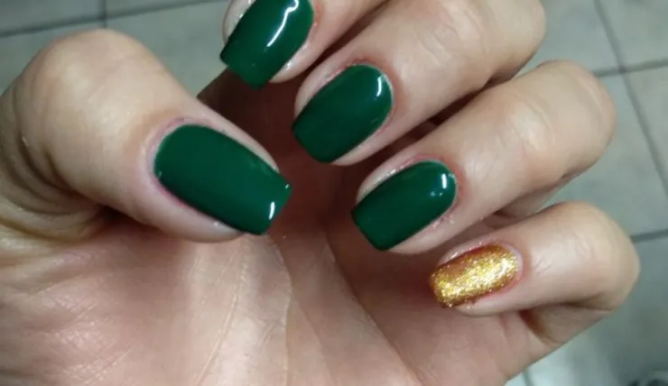 Uñas verdes sencillas