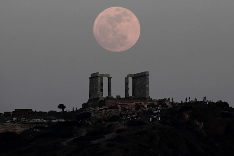 La súper Luna será visible este fin de semana, debido a que el satélite natural estará en el punto más próximo a la Tierra