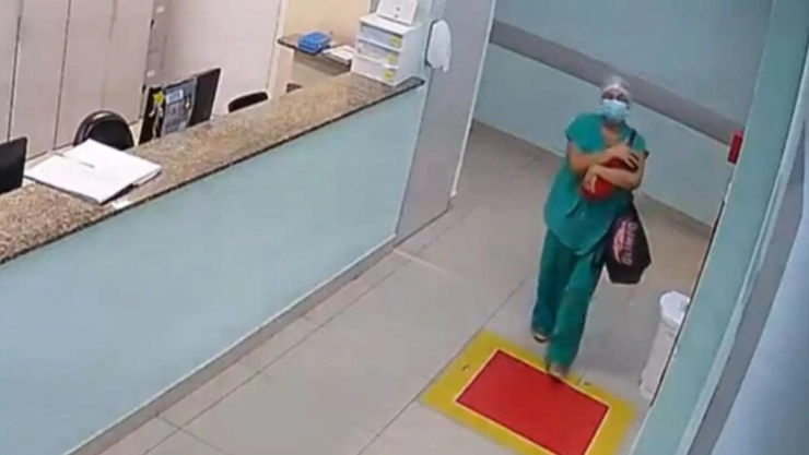 Enfermera en Brasil intenta robar bebé