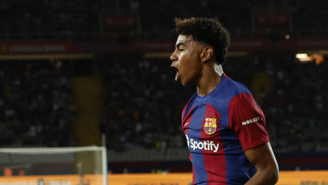  Lamine Yamal con la camiseta del Barcelona