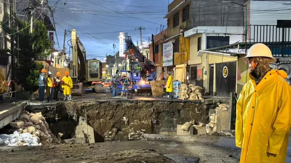 Reparación del socavón en Iztapalapa