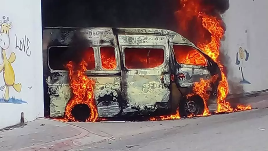 colectivo en llamas en Real del Bosque en Tuxtla Gutiérrez