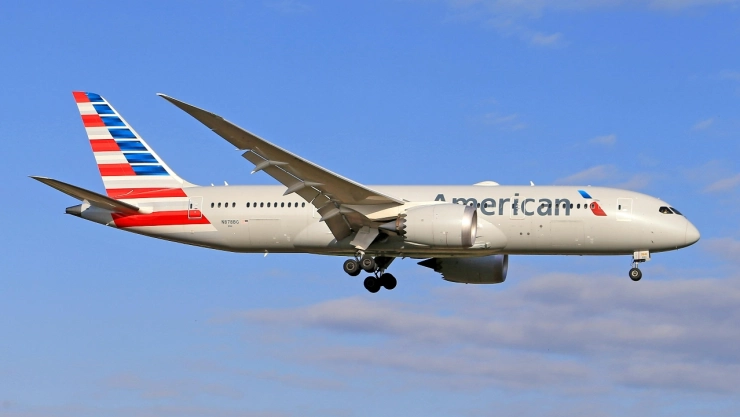 El asesinato de Charlie Kirk provoca reacciones en EU: aerolíneas suspenden a trabajadores por publicaciones violentas en redes sociales.