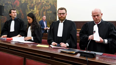 Sentencian a 20 años a Abdeslam