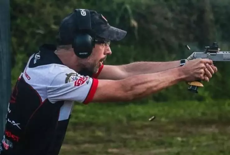 Jorge Ballesteros, considerado el mejor deportista español en la modalidad de tiro práctico.