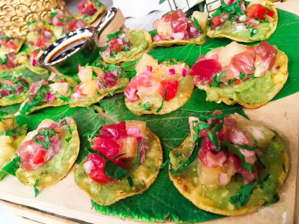 Tostadas de ceviche de atún, cocineros mexicanos