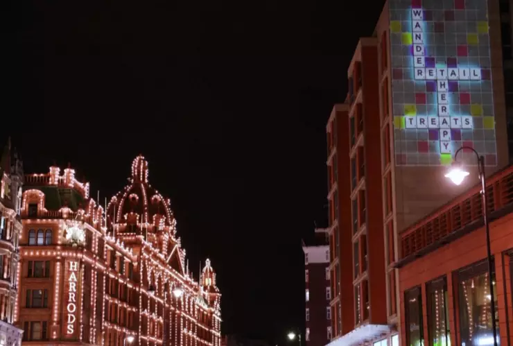 Palabras de aliento en un Scrabble de luces.png