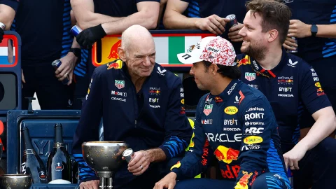 Adrian Newey y Checo Pérez
