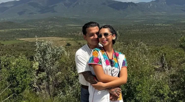 Christian Nodal habría ENGAÑADO a Ángela Aguilar y por eso pospuso su boda, revela famoso periodista