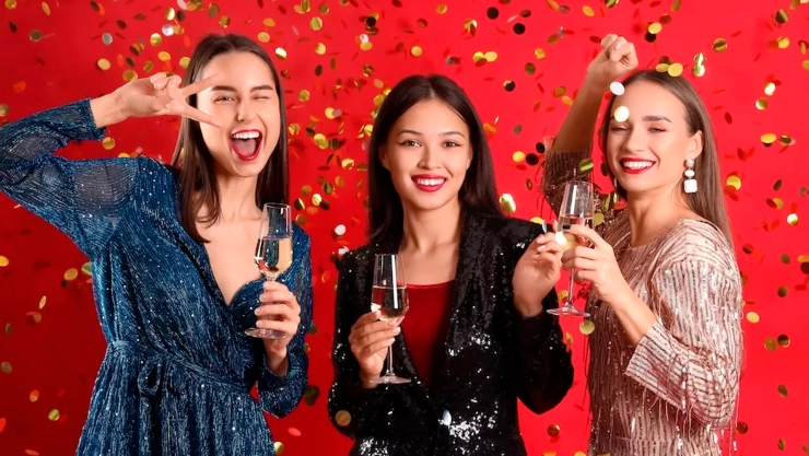 ¿Qué color de ropa usar en Año Nuevo 2026? Significado y rituales de fortuna.