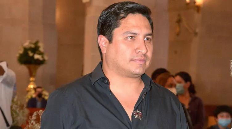 Julión Álvarez reacciona a los problemas legales de Christian Nodal.