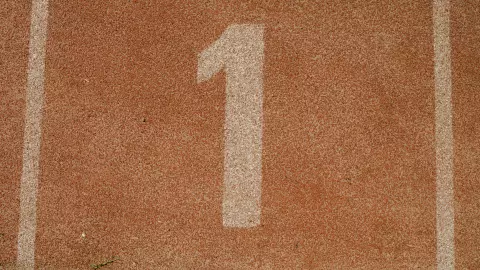 El número 1 en modo espejo indica que hay alguien enamorado de ti