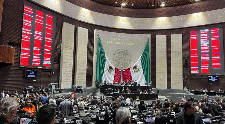 Morena aprueba la injerencia extranjera como causa para anular elecciones.