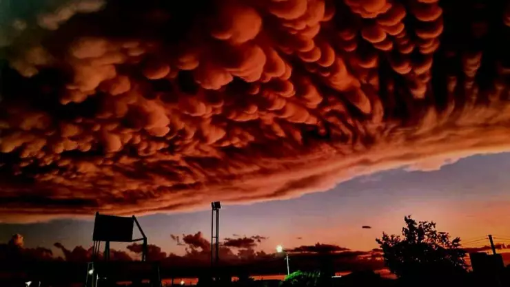 ¿Qué son las nubes mammatus? Captan este fenómeno en el cielo