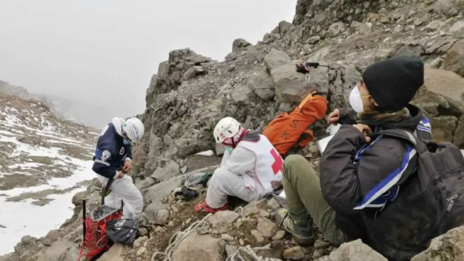 Rescate y búsqueda de alpinista en el volcán Iztaccíhuatl termina en tragedia