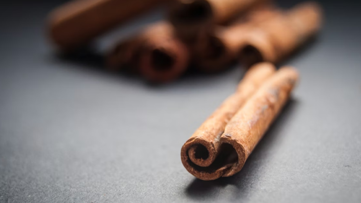 ¿Por qué todos se están lavando los pies con canela y agua tibia?