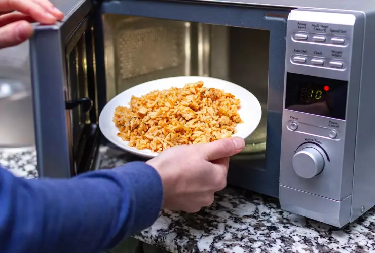 ¡Cuidado! Advierten del peligro de recalentar el arroz