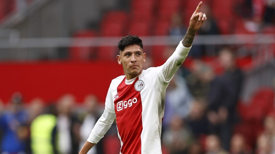 Edson Álvarez celebra con el Ajax