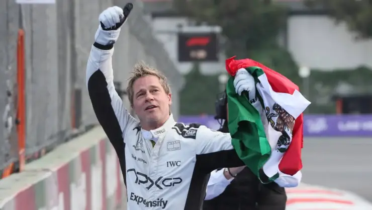 F1_ Brad Pitt sorprende apareciendo en el Gran Premio de México (VIDEO).jpg