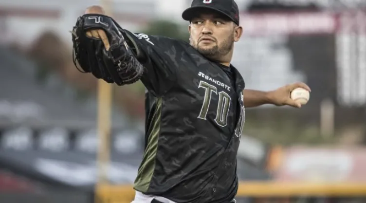 Carlos Hernández Toros de Tijuana