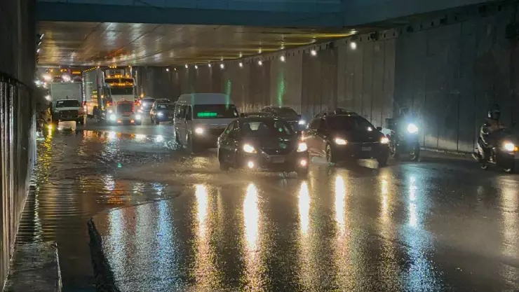 Autos que no podrán transitar por el Hoy No Circula este lunes 24 de junio