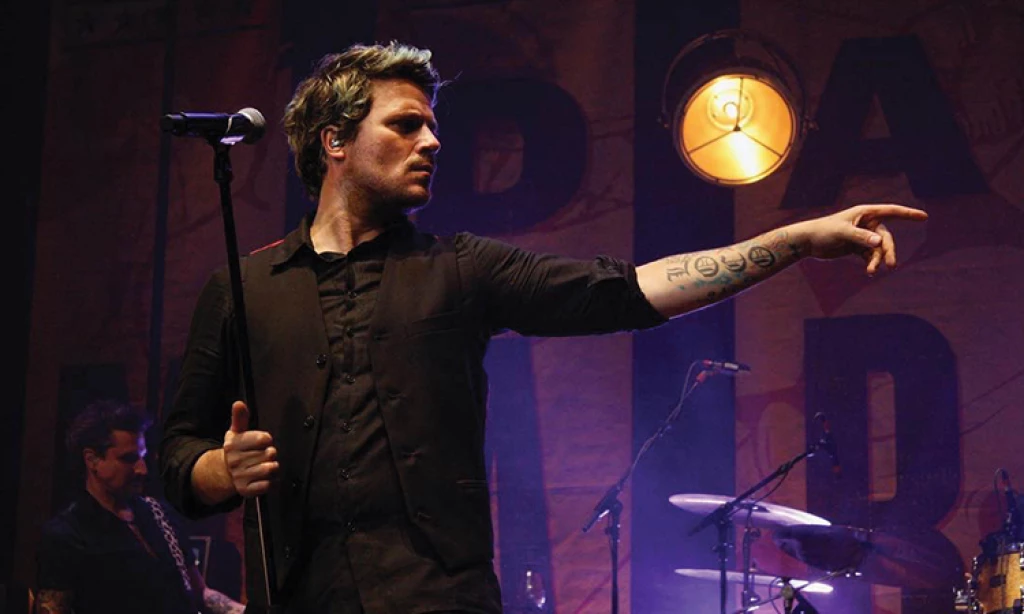 Dani Martí se adueña del Teatro Metropólitan Foto Especial