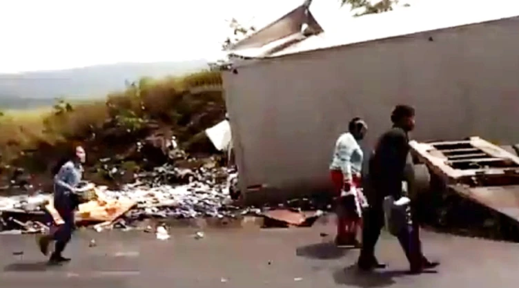 volcadura_trailer_rapina_puebla