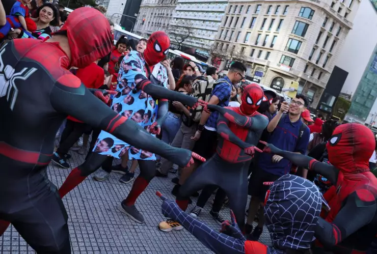 Miles de spidermans en Buenos Aires