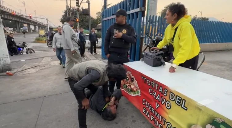 Un sujeto es detenido por grabar a jovencitas en calles de Iztapalapa