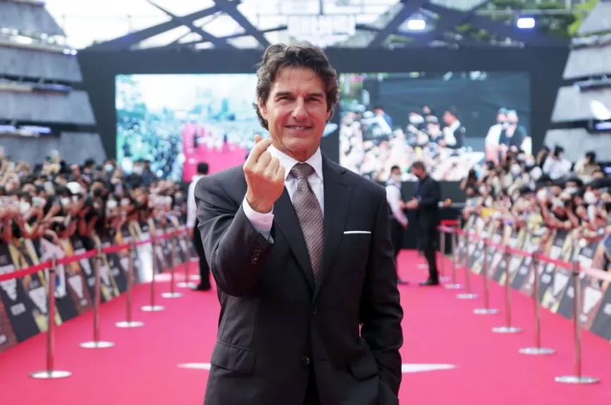 Tom alfombra roja.jpg