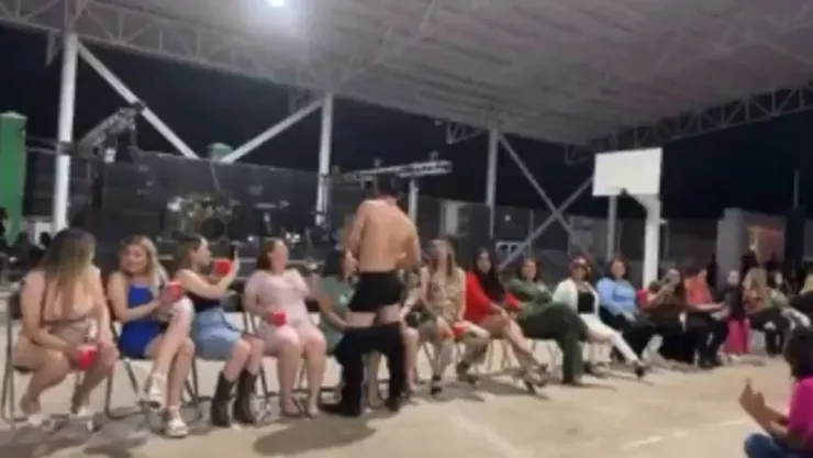 Día de las Madres strippers