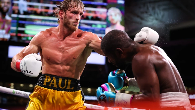 Floyd Mayweather vs Logan Paul
