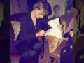 Taylor firmando.jpg