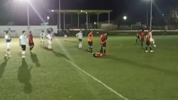 VIDEO: Asesinan a entrenador de futbol en Sonora y muere en pleno partido