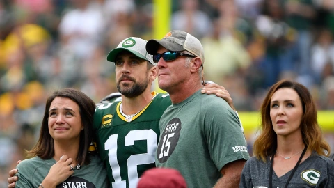 Minnesota Vikings v Green Bay Packers