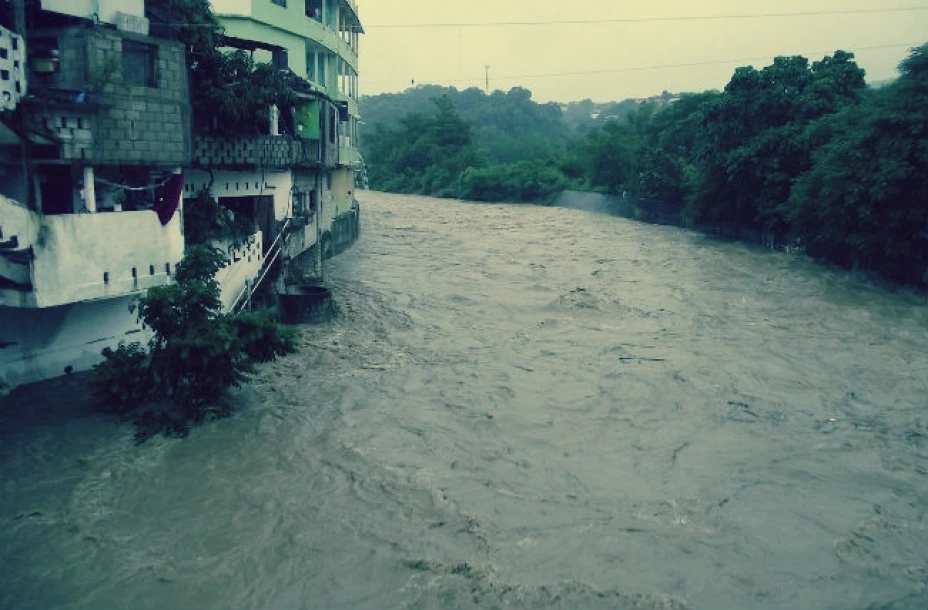 Viviendas inundadas, puentes vehiculares dañados y los ríos a su máximo nivel dejaron las lluvias remanentes de “Ingrid”