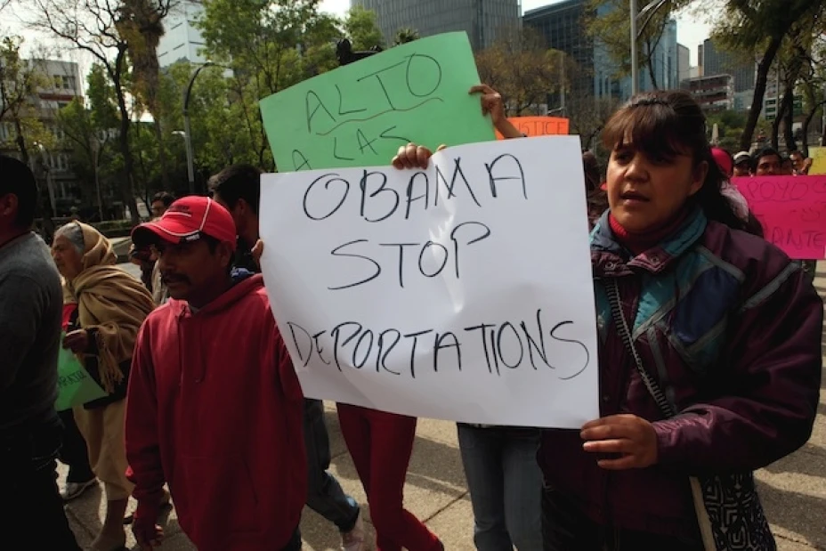 “Obama detén las deportaciones”