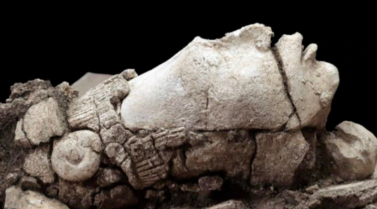 Palenque cabeza estucada dios del maíz