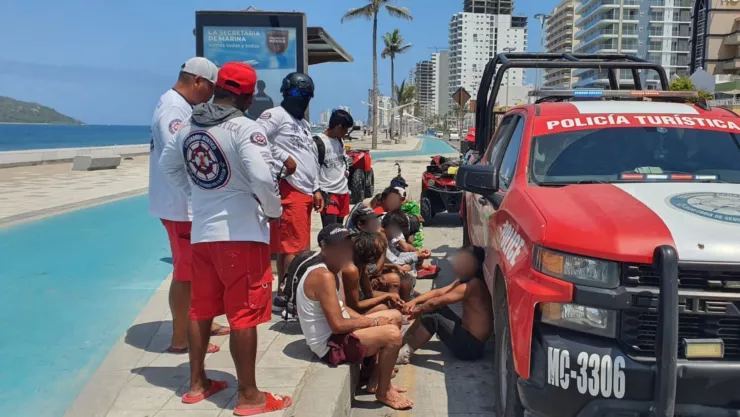 Detienen a diez personas en playas de Mazatlán