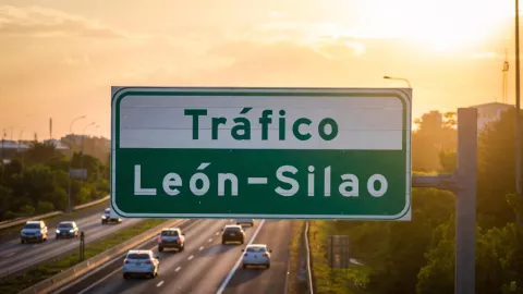 ¡Atención circulación PESADA! Así está el tráfico vehicular en la carretera León-Silao hoy 20 de enero.jpg
