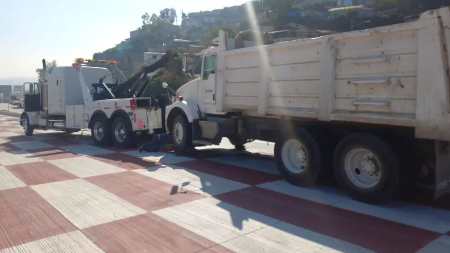 Remolcarán autos que invadan rampa de frenado en el Libramiento Sur