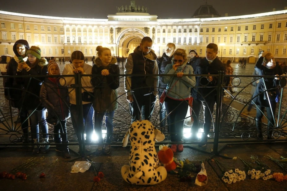 Putin decreta día de luto por accidente de avión ruso