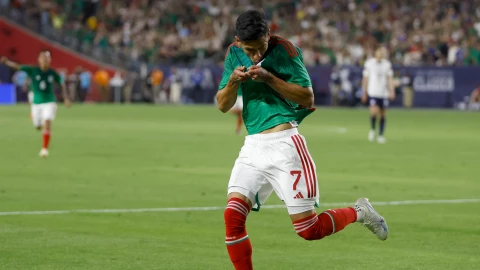 Uriel Antuna festeja gol contra Estados Unidos partido amistoso