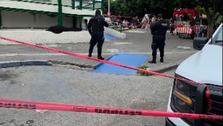 ÚLTIMA HORA Afuera de una clínica, muere abuelito en el Álamo Industrial