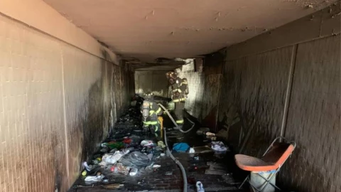 Incendio en tunel peatonal